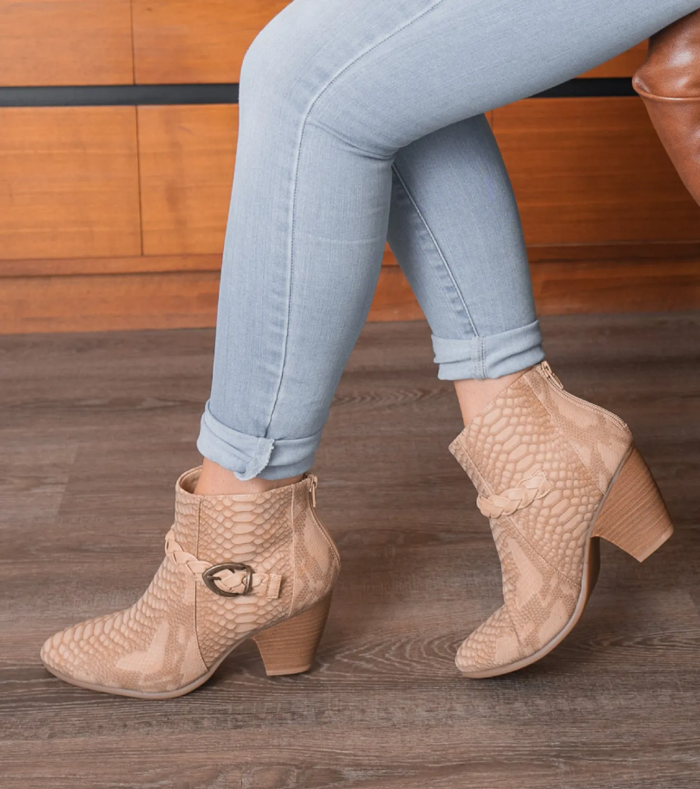Baretraps Booties^Ledell Bootie Camel