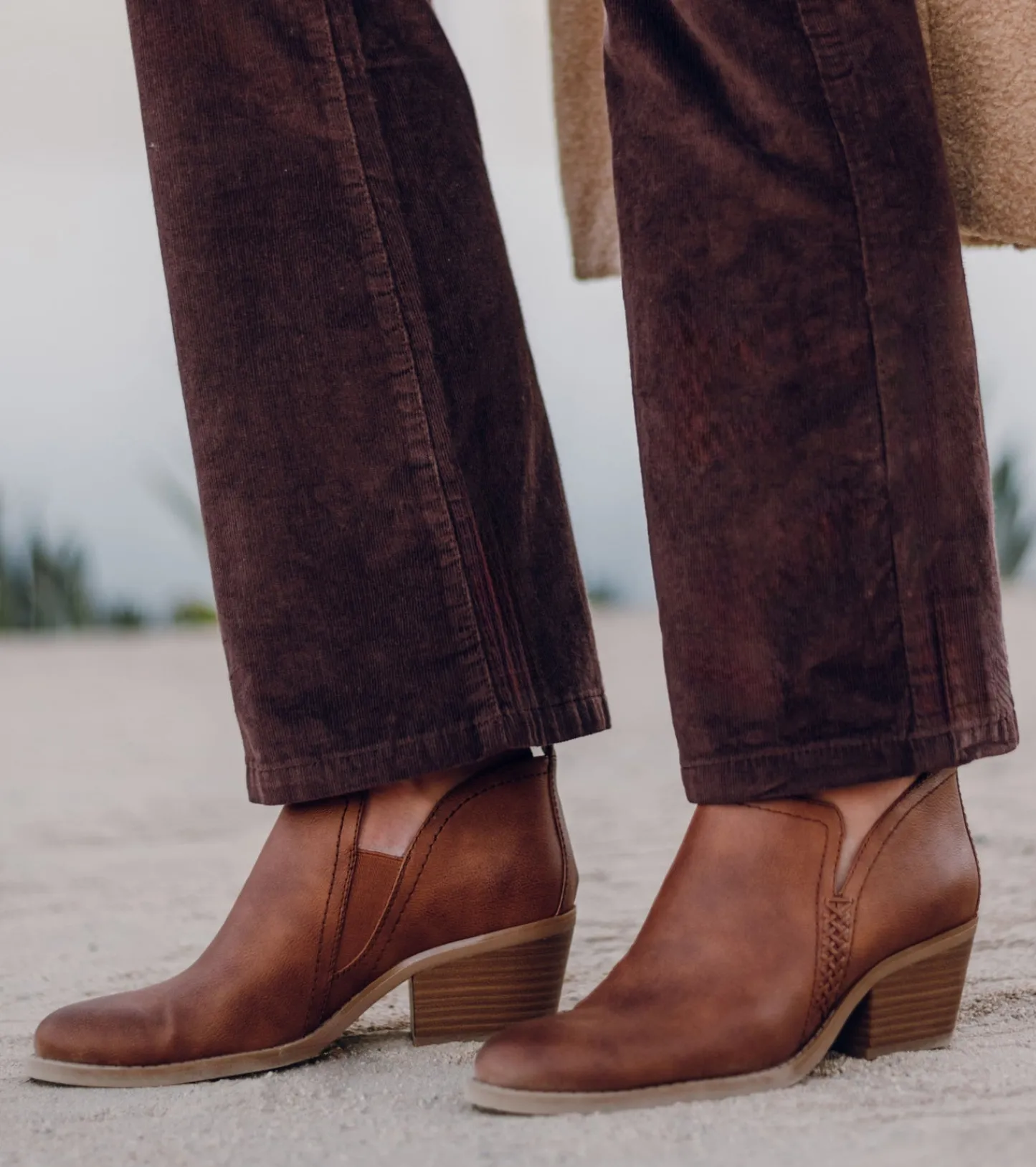 Baretraps Booties^Lidian Ankle Bootie Walnut